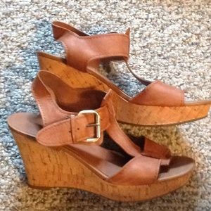 Franco Sarto SZ 7 Brown Platform Sandals